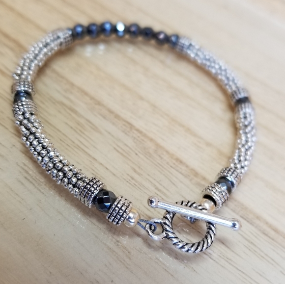 Gun Metal & Silver Hematite Beaded Toggle … - Picture 10 of 10